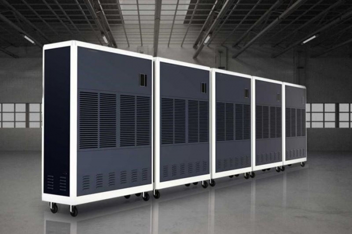 干衣機隨風飄搖，除濕機逆風飛揚